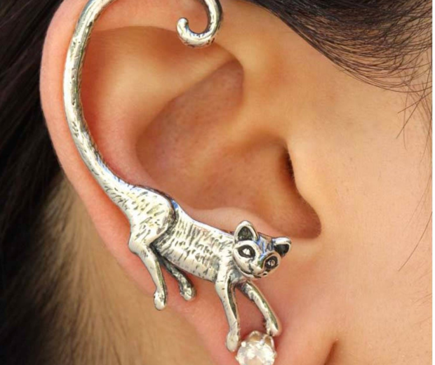 Cat earring Silver