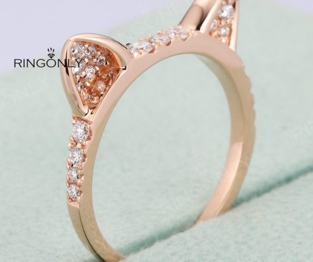 Gold engagement ring